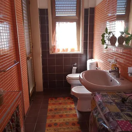 Casa Al Centro Di E A 2 Passi Dal Mare شقة ريبوسْتو